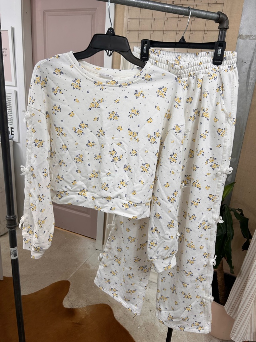 Priv - Pretty Yellow Floral and Bow Detail Sample Jogger Set NWT Size Small